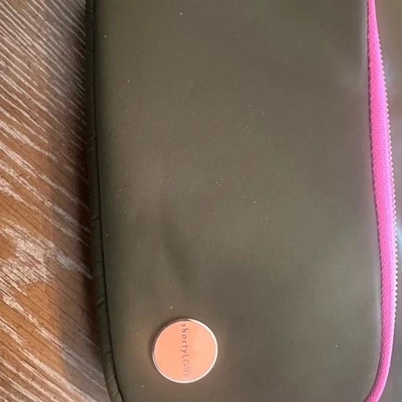 Shorty Love Olive Crossbody Bag with Pink Trim and matching wallet - Picture 11 of 16